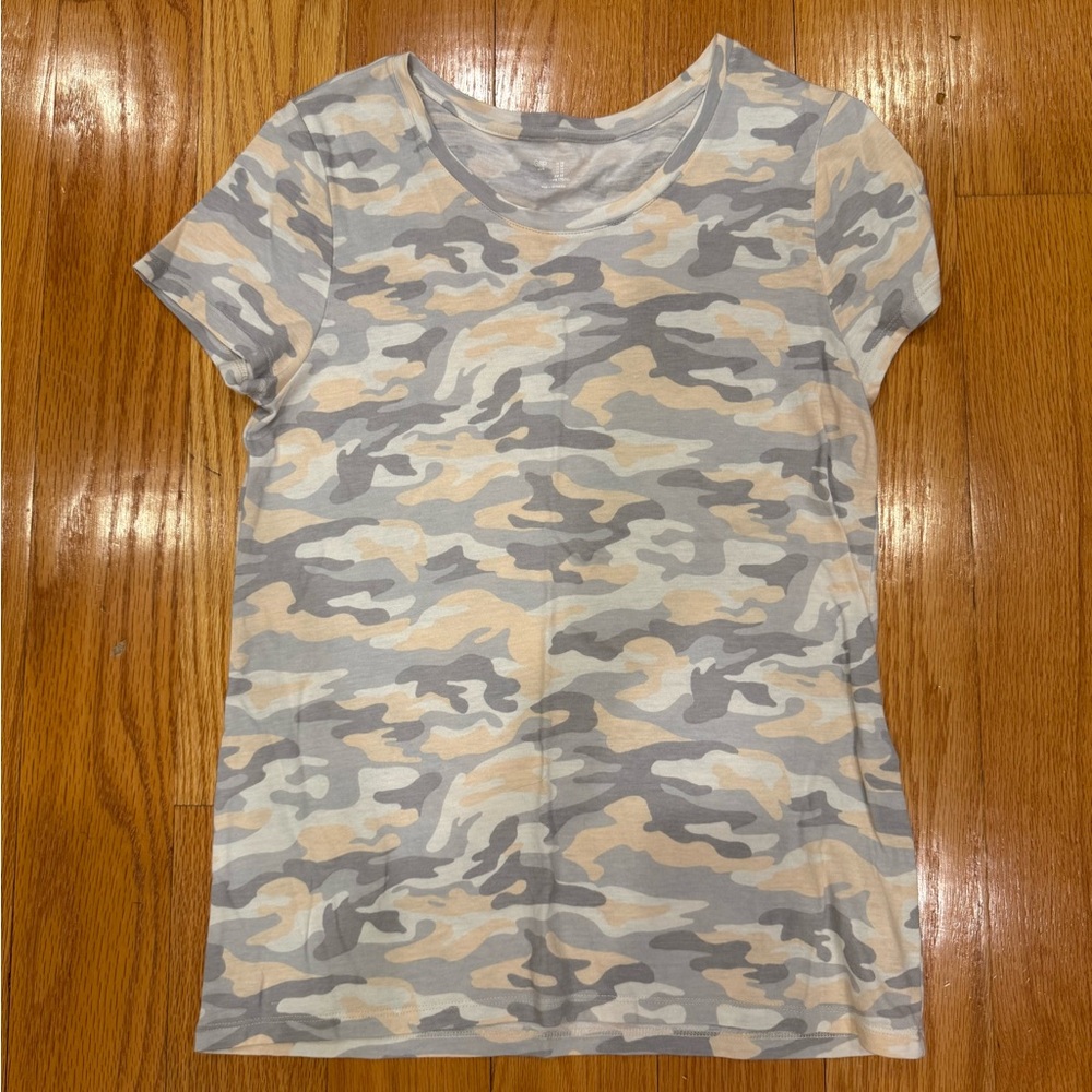 GAP camo tee